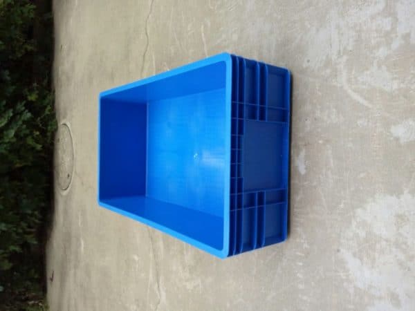 euro stacking containers with lids