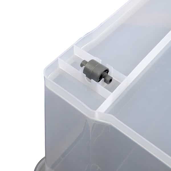 Large clear plastic totes with lids