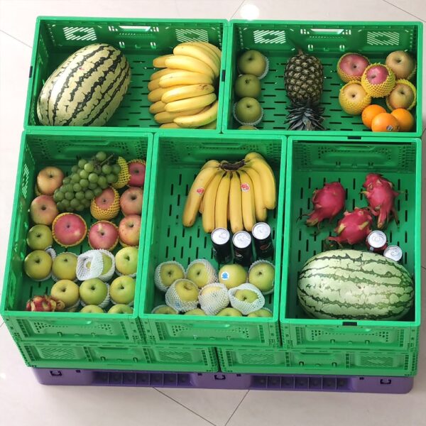 Plastic foldable crates for groceries